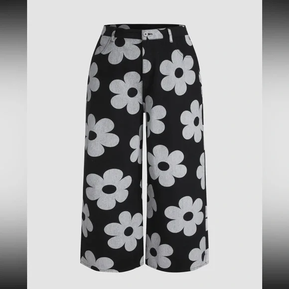 CIDER | Floral Black and Gray Jeans | CURVE & PLUS - Picture 3 of 5